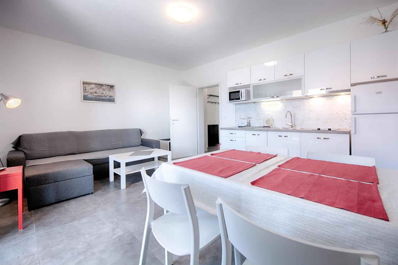 Apartmani Dule Komiza Exterior photo