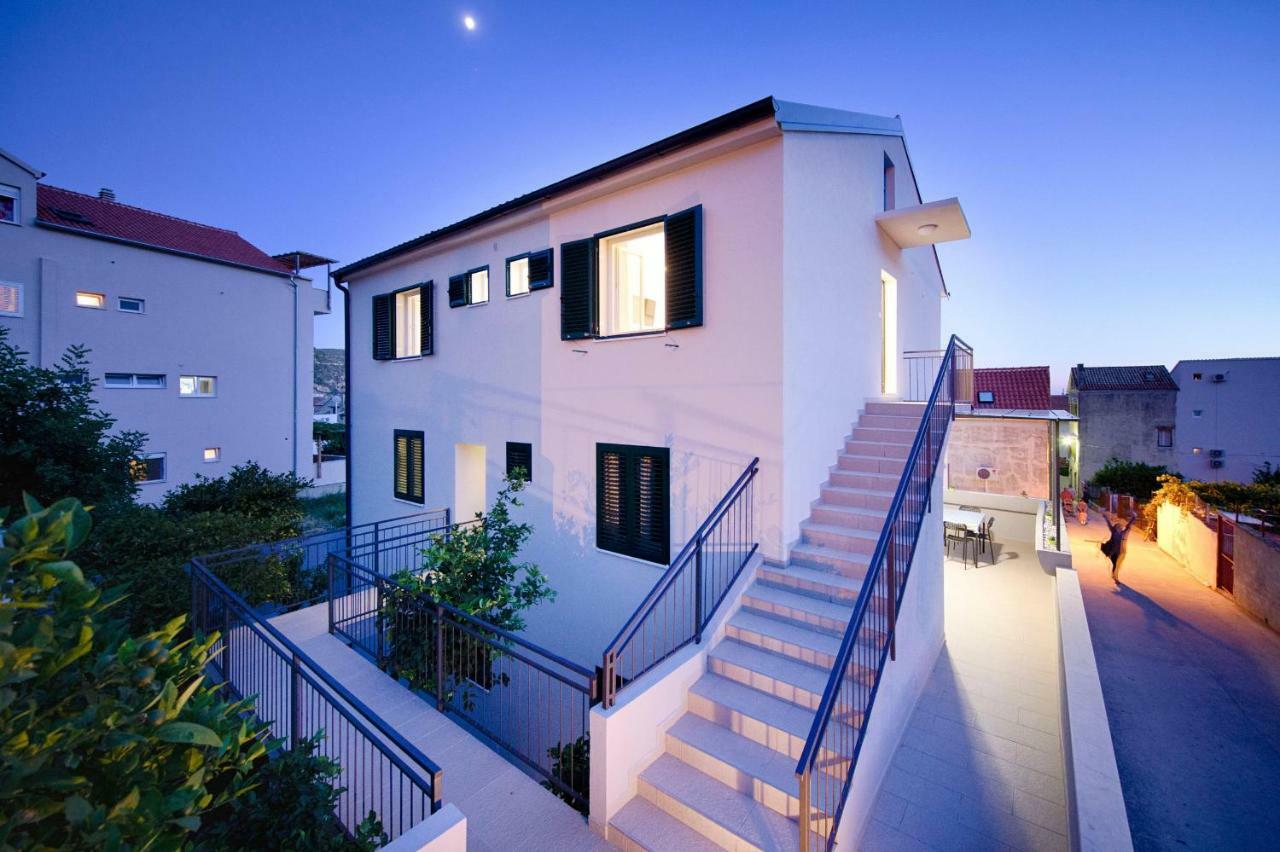 Apartmani Dule Komiza Exterior photo