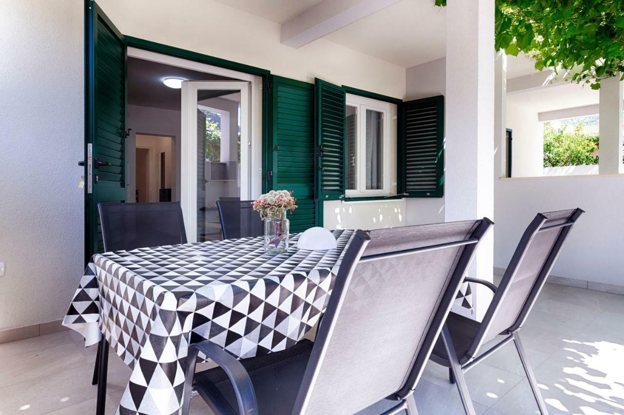 Apartmani Dule Komiza Exterior photo