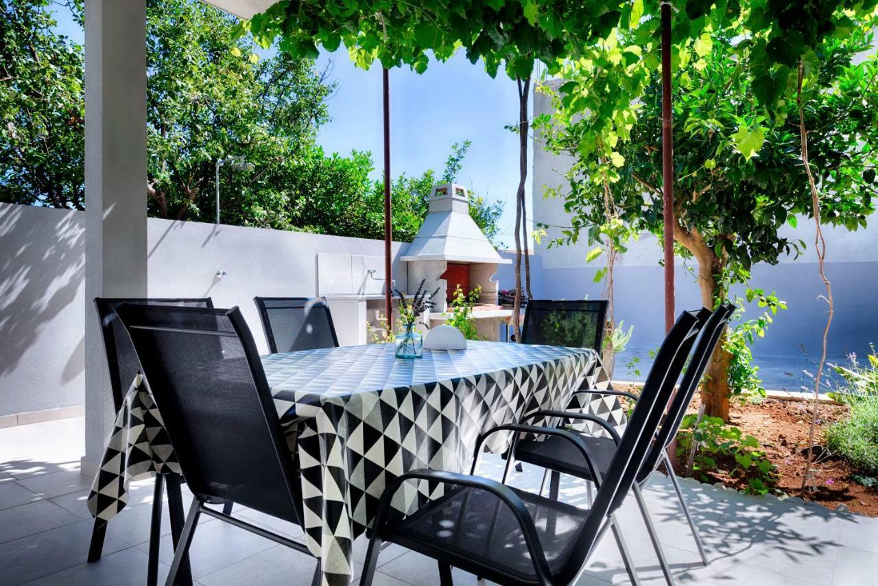 Apartmani Dule Komiza Exterior photo