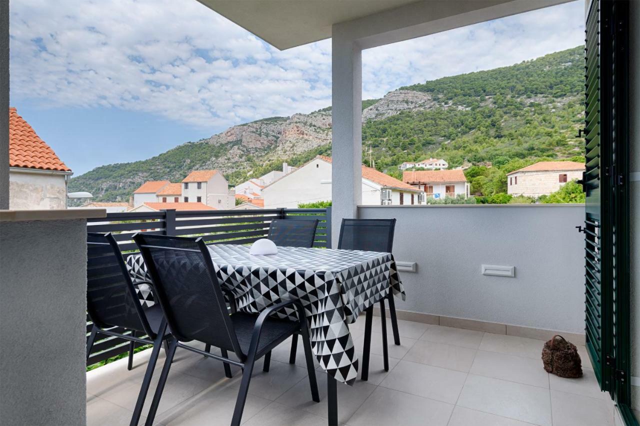 Apartmani Dule Komiza Exterior photo